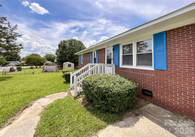 Photo 2 of Single family home for sale at 102 Mlk Memorial Dr, Chester, SC 29706 | MLS# 4353186 | Listing updated on 2026-10-07