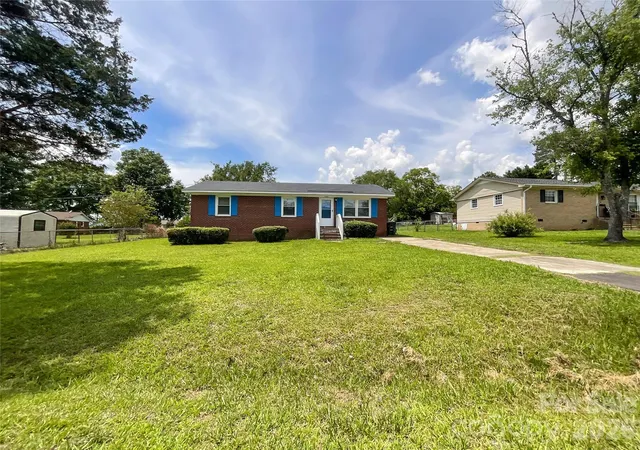 Photo 3 of Single family home for sale at 102 Mlk Memorial Dr, Chester, SC 29706 | MLS# 4353186 | Listing updated on 2026-10-07
