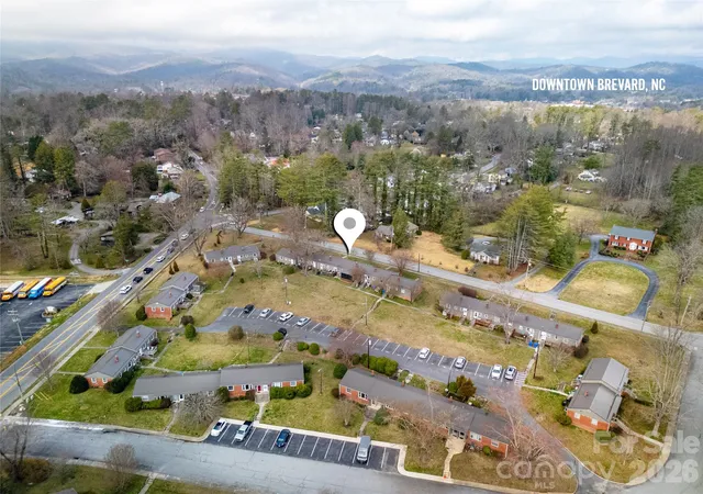 Listing Photo 4 - Condo for sale in building located at 68 Elm Bend Rd, Brevard, NC 28712