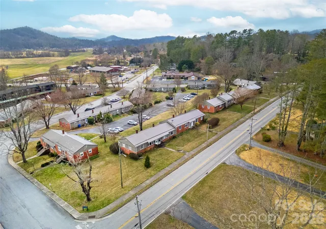 Listing Photo 5 - Condo for sale in building located at 68 Elm Bend Rd, Brevard, NC 28712