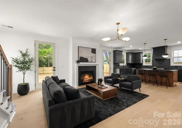 Photo 4 of Single family home for sale at 2757 Parkway Ave, Charlotte, NC 28208 | MLS# 4353410 | Listing updated on 2026-10-02