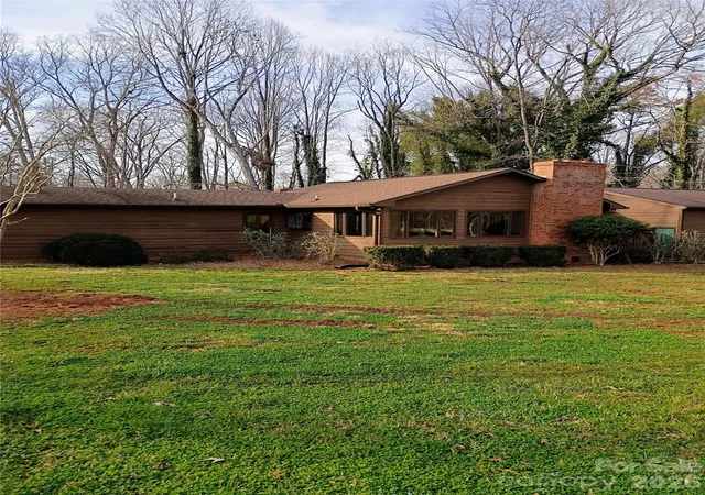 Photo 2 of Single family home for sale at 161 Westbrook Dr, Rutherfordton, NC 28139 | MLS# 4353487 | Listing updated on 2026-10-01