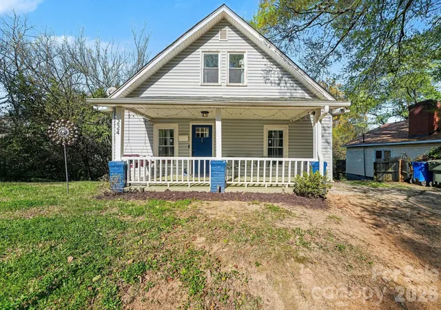 1st image of 224 E Catawba Ave, Mooresville, NC 28115 | MLS# 4353590