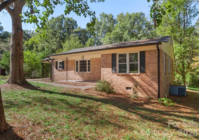 Photo 4 of Single family home for sale at 1428 Boxwood Ave, Lancaster, SC 29720 | MLS# 4353864 | Listing updated on 2026-09-21