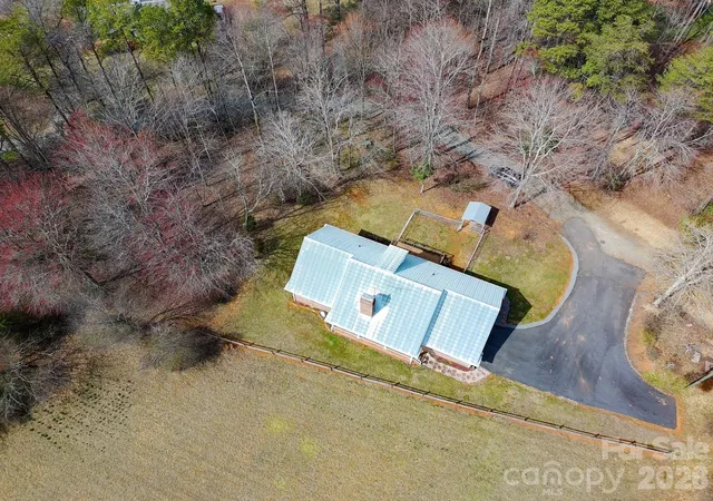Homes for sale in Elkin, NC | 120 Skyline Dr, Elkin, NC 28621 | MLS# 4353904