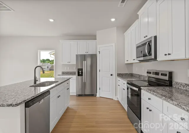 5th image of 6733 Fairford Dr, Charlotte, NC 28215 | MLS# 4354054