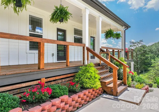 Photo 3 of Single family home for sale at 24 Chapel Hl Ln #40, Leicester, NC 28748 | MLS# 4354075 | Listing updated on 2026-09-01