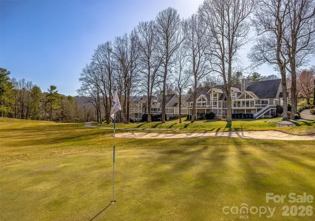 Homes for sale in Flat Rock, NC | 132 Overlook Drive, Flat Rock, NC 28731 | Houzeo