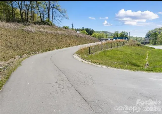 3rd image of 6045 Us 19E Hwy, Burnsville, NC 28714 | MLS# 4354090