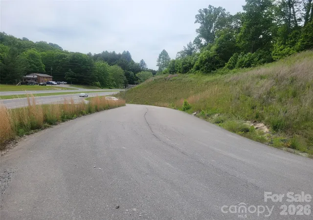 4th image of 6045 Us 19E Hwy, Burnsville, NC 28714 | MLS# 4354090