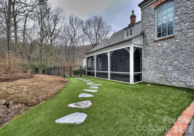 3rd image of 21 Eagle Rock Rd, Landrum, SC 29356 | MLS# 4354129