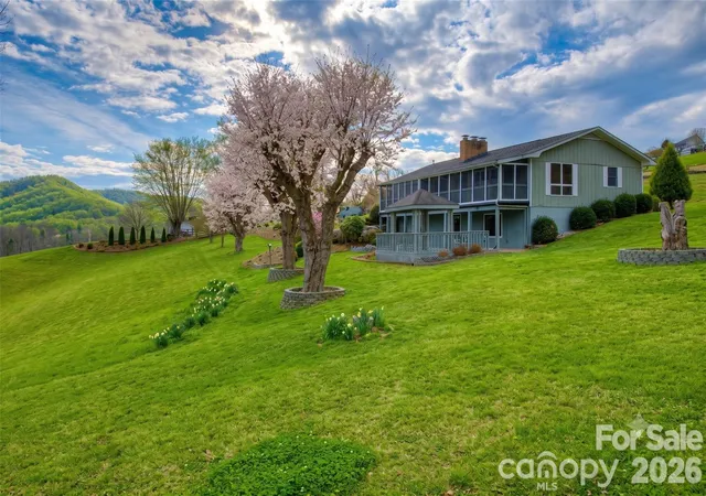 2nd image of 220 Grand View Ln, Burnsville, NC 28714 | MLS# 4354228