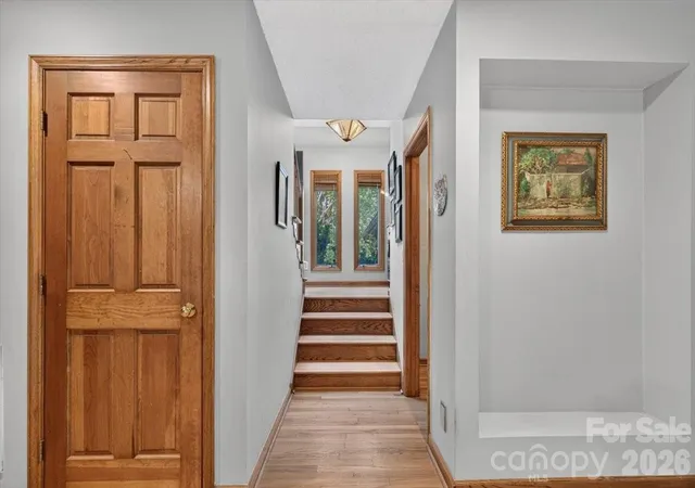 Photo 3 of Single family home for sale at 10 Thornwood Ct, Clover, SC 29710 | MLS# 4354264 | Listing updated on 2026-08-28