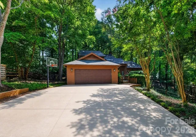 Photo 47 of Single family home for sale at 10 Thornwood Ct, Clover, SC 29710 | MLS# 4354264 | Listing updated on 2026-08-28