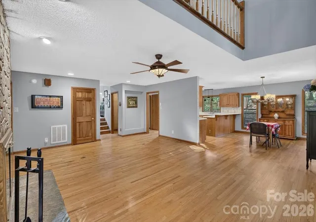 Photo 5 of Single family home for sale at 10 Thornwood Ct, Clover, SC 29710 | MLS# 4354264 | Listing updated on 2026-08-28