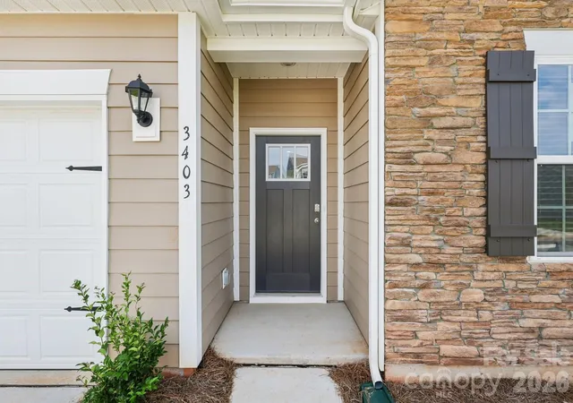 Photo 3 of Single family home for sale at 25 Cora View Trl, Waynesville, NC 28785 | MLS# 4354300 | Listing updated on 2026-10-05