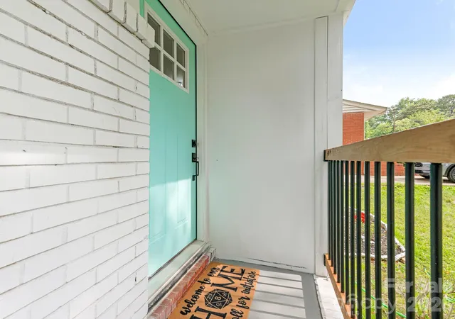 3rd image of 1831 Erie St, Charlotte, NC 28216 | MLS# 4354301