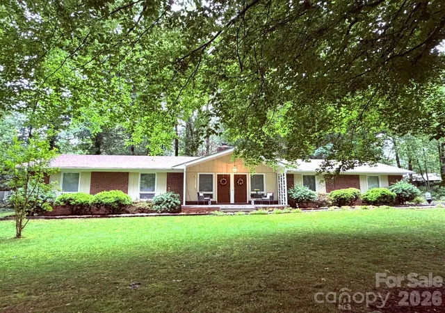 Homes for sale in Etowah, NC | 106 E Laurel Ln, Etowah, NC 28729 | MLS# 4354319