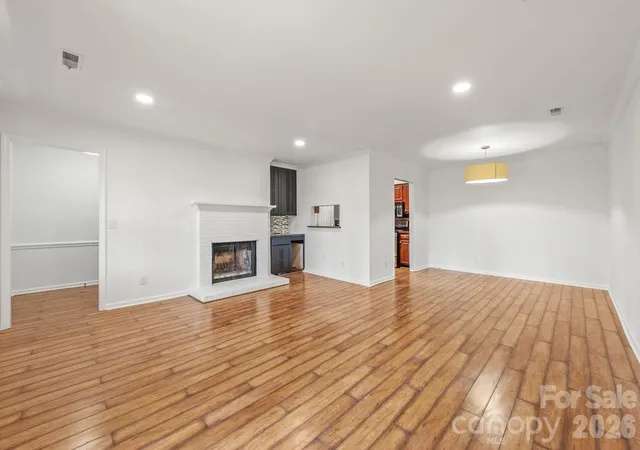 Listing Photo 2 - Condo for sale in building located at 3507 Colony Xing Dr, Charlotte, NC 28226