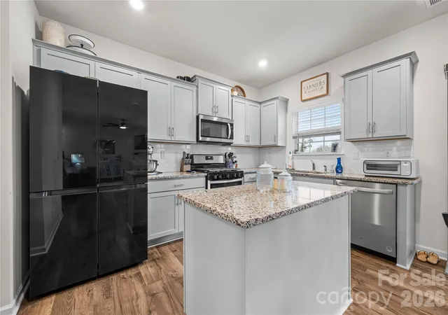 Photo 4 of Single family home for sale at 7549 Stonehouse Dr, Gastonia, NC 28056 | MLS# 4354582 | Listing updated on 2026-09-09