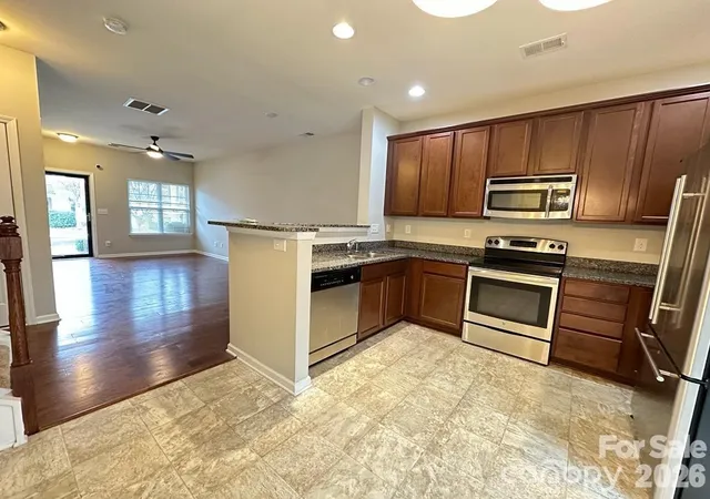 3rd image of 10383 Bunclody Dr, Charlotte, NC 28213 | MLS# 4354613