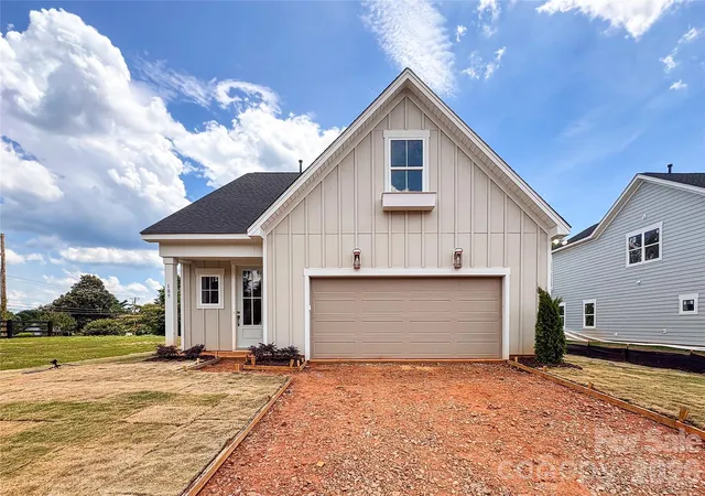 Homes for sale in Statesville, NC | 109 Honeycomb Ct, Statesville, NC 28625 | MLS# 4354616