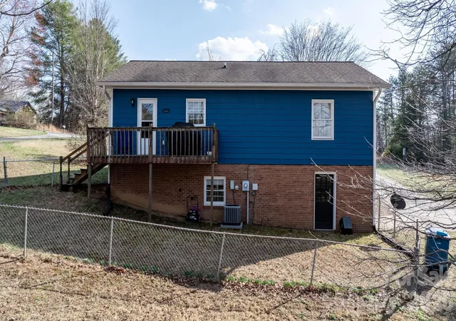 Homes for sale in Lenoir, NC | 3384 Sheely Rd, Lenoir, NC 28645 | MLS# 4354620