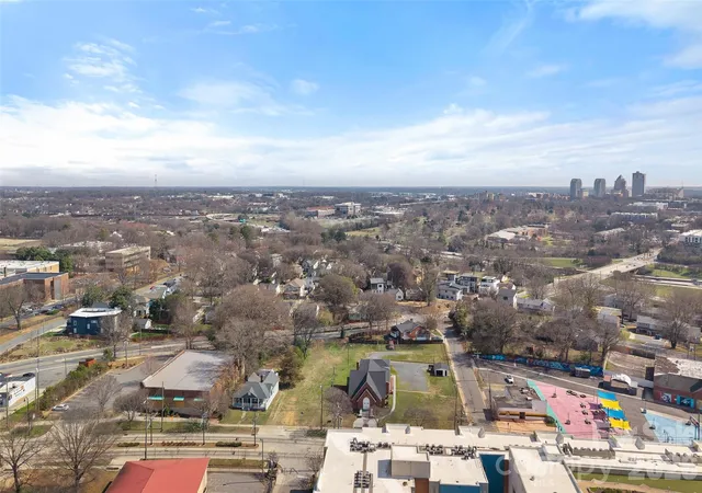 Homes for sale in Charlotte, NC | 1515 W 5Th St, Charlotte, NC 28216 | MLS# 4354730