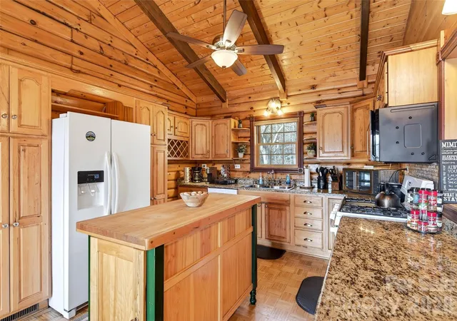 Homes for sale in Spruce Pine, NC | 542 Allen Mountain Ln, Spruce Pine, NC 28777 | MLS# 4354824