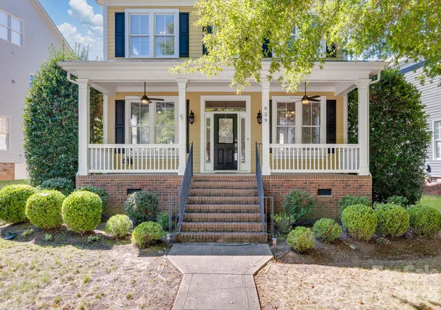 Photo 2 of Single family home for sale at 629 Bracket St, Fort Mill, SC 29708 | MLS# 4354842 | Listing updated on 2026-10-08