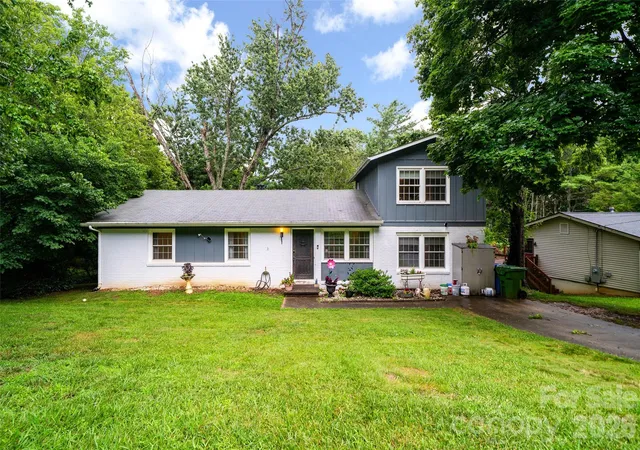 1st image of 6 Hillview Cir, Asheville, NC 28805 | MLS# 4354850