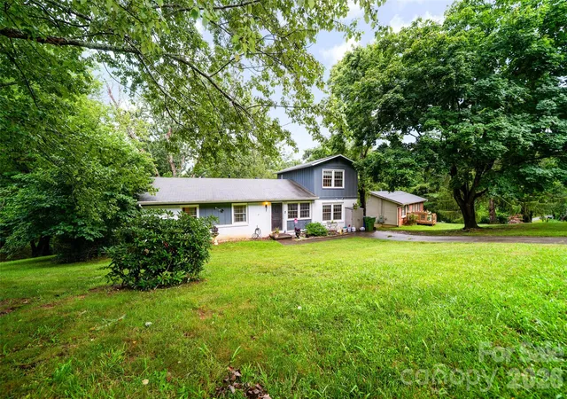 2nd image of 6 Hillview Cir, Asheville, NC 28805 | MLS# 4354850