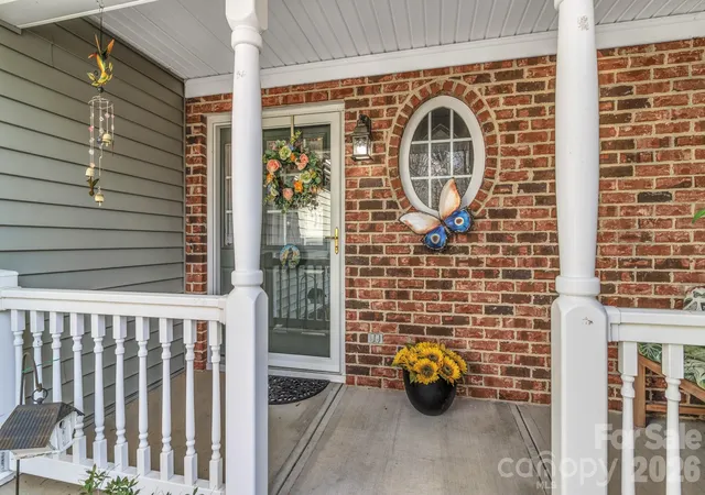 4th image of 333 Charlestown Dr, Hendersonville, NC 28792 | MLS# 4354856