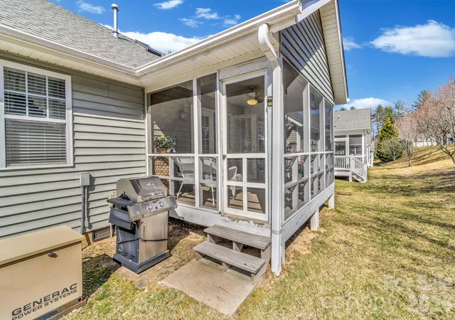 43rd image of 333 Charlestown Dr, Hendersonville, NC 28792 | MLS# 4354856