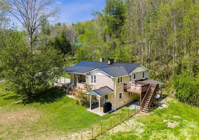 2nd image of 913 Dorothy St, Hendersonville, NC 28791 | MLS# 4354861