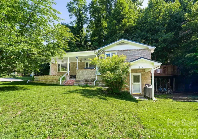 3rd image of 913 Dorothy St, Hendersonville, NC 28791 | MLS# 4354861