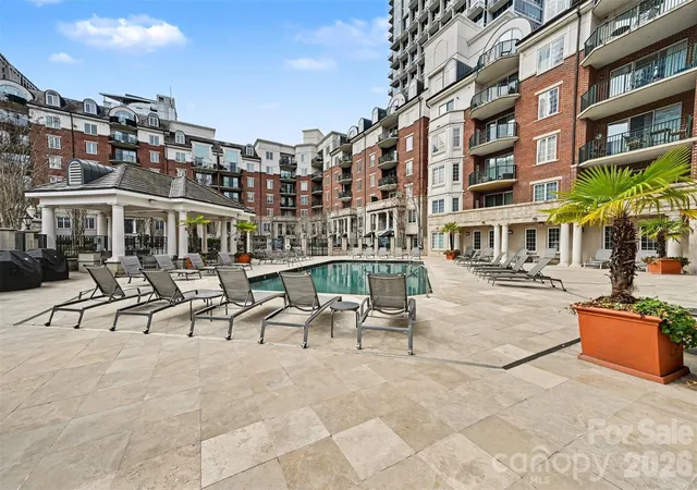 2nd image of 300 W 5th St #336, Charlotte, NC 28202 | MLS# 4355060