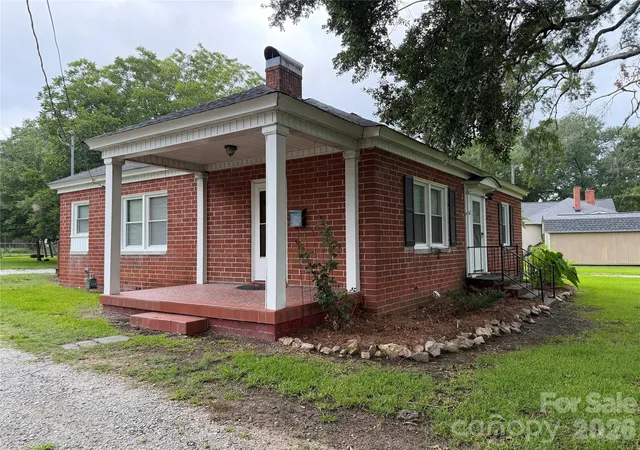 Photo 3 of Single family home for sale at 612 Ballard St, Chester, SC 29706 | MLS# 4355125 | Listing updated on 2026-09-04