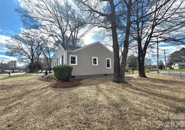 Photo 2 of Single family home for sale at 601 Linwood Rd, Gastonia, NC 28052 | MLS# 4355234 | Listing updated on 2026-09-22