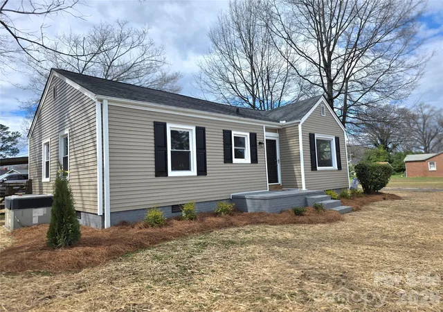 Photo 3 of Single family home for sale at 601 Linwood Rd, Gastonia, NC 28052 | MLS# 4355234 | Listing updated on 2026-09-22