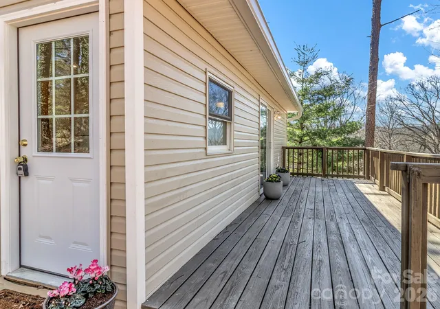 3rd image of 114 Elden St, Hendersonville, NC 28791 | MLS# 4355283