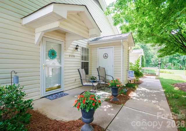 3rd image of 21153 Cold Spring Ln, Cornelius, NC 28031