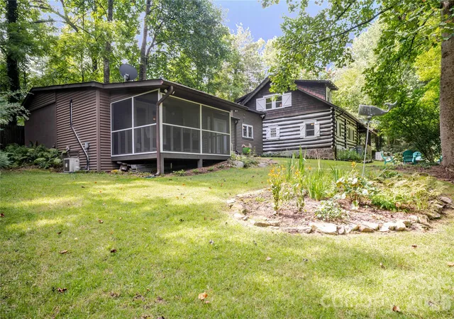 5th image of 2506 Anders Dr, Hendersonville, NC 28791 | MLS# 4355403