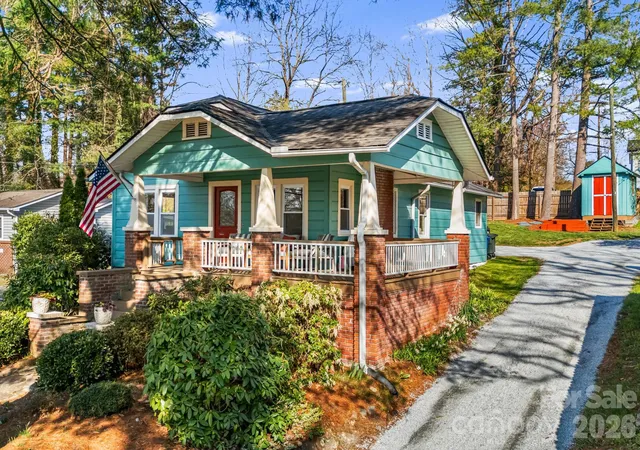 2nd image of 1207 Willow Rd, Hendersonville, NC 28739 | MLS# 4355425
