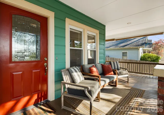 3rd image of 1207 Willow Rd, Hendersonville, NC 28739 | MLS# 4355425