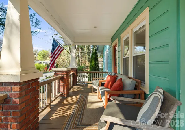 4th image of 1207 Willow Rd, Hendersonville, NC 28739 | MLS# 4355425