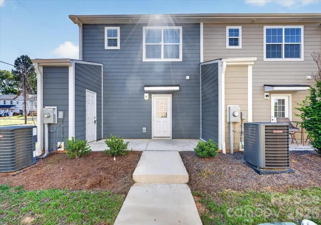 Photo 3 of Sale Pending at 344 Lincoln St #D, Concord, NC 28025 | MLS# 4355432 | Listing updated on 2026-09-04