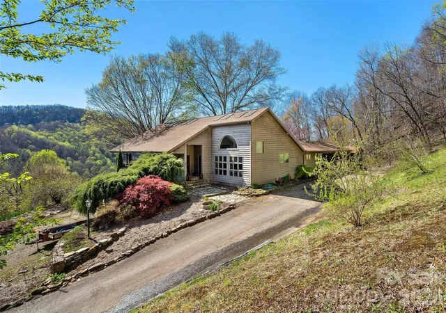 4th image of 311 Pisgah Mine Rd, Burnsville, NC 28714 | MLS# 4355546
