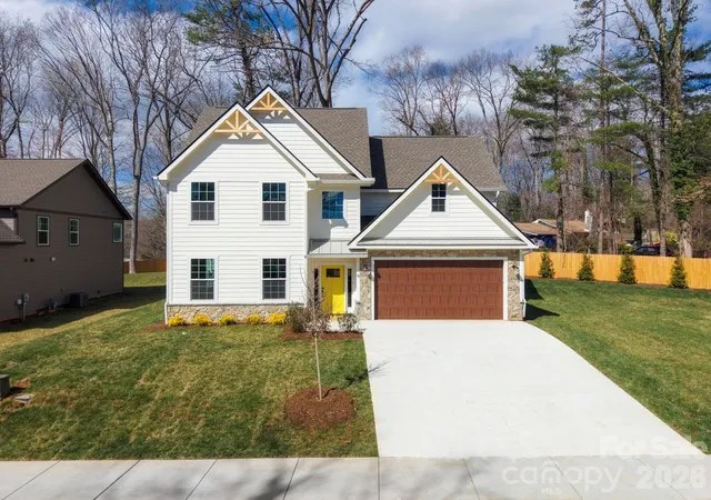 Photo 3 of Single family home for sale at 9 Myrtle Lee Cvs, Arden, NC 28704 | MLS# 4355602 | Listing updated on 2026-09-16