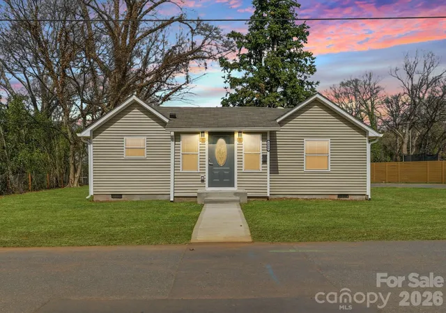 1st image of 3900 Plainview Rd, Charlotte, NC 28208 | MLS# 4355687